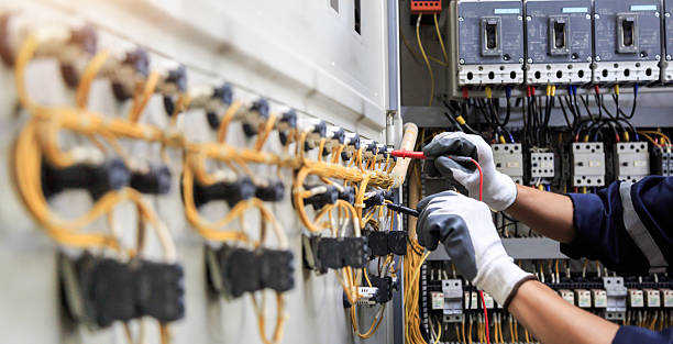 Professional Electrician technician working in Canyon Day, AZ